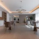 Marina View Brand New Lux Apartment